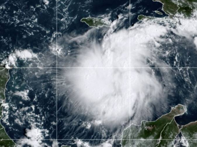 El huracán Ian llegó a la costa oeste de Cuba con categoría 3