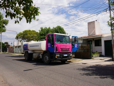 La Municipalidad realizó operativos de asistencia y abastecimiento de agua en distintos puntos de la ciudad